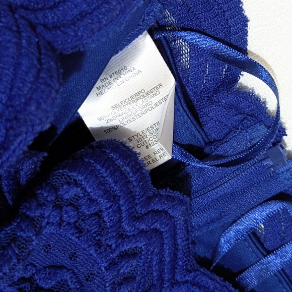 City Vibes | Vintage | Y2K | Lace | Crop | Halter Neck | Scalloped | Retro - Picture 6 of 6